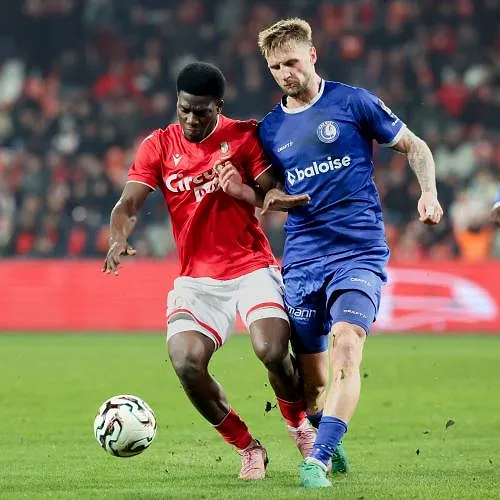 Bernard Nguene definitief overgenomen door Standard na verhuur van Nice