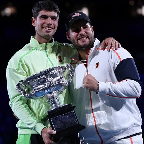 Carlos Alcaraz verdeeld tussen zijn broer en zijn nieuwe coach : « Samu zal aanwezig zijn op de belangrijkste toernooien, mijn broer gaat alleen naar sommige »