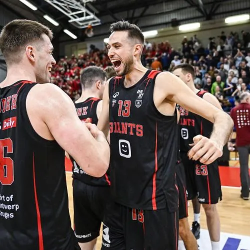 BNXT League: Giants vervoegen Leuven in finale na zege tegen Limburg (96-104)