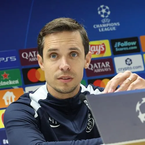 David Hubert reageert op het ontslag van Besnik Hasi: “Het is betreurenswaardig voor het Belgische voetbal”