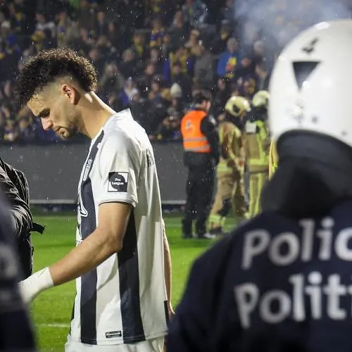 “Ik heb het gevoel dat we bestolen worden”: Sporting Charleroi verteert uitsluiting van Titraoui bij Union niet (video)