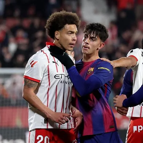 Hij mocht er niet langs: de zware fout van Axel Witsel op Lamine Yamal op video