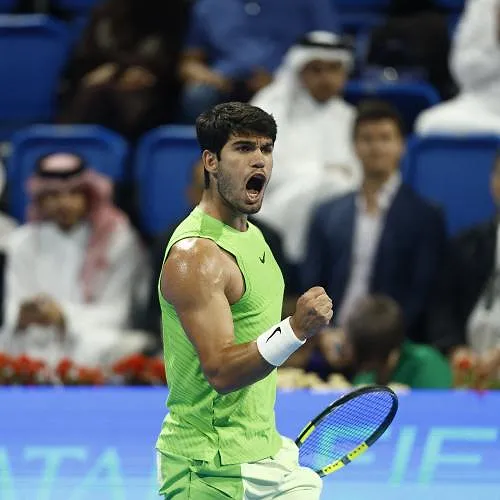 Carlos Alcaraz schakelt Rublev uit en stoot door naar de finale in Doha