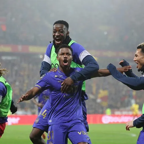 AS Monaco stunt met waanzinnige comeback na 2-0 achterstand tegen koploper Lens