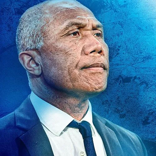 Trainerswissel voor De Smet bij Paris FC: Antoine Kombouaré vervangt Stéphane Gilli