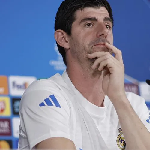 Thibaut Courtois roept UEFA op om in te grijpen in de zaak-Prestianni: “Een belangrijk moment voor het voetbal”