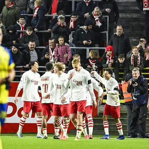 Antwerp wint van STVV (1-0) en houdt hoop op de Play-offs levend!