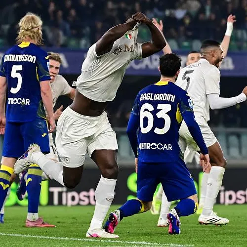 Emotionele Lukaku bezorgt Napoli in de 96e minuut de zege!
