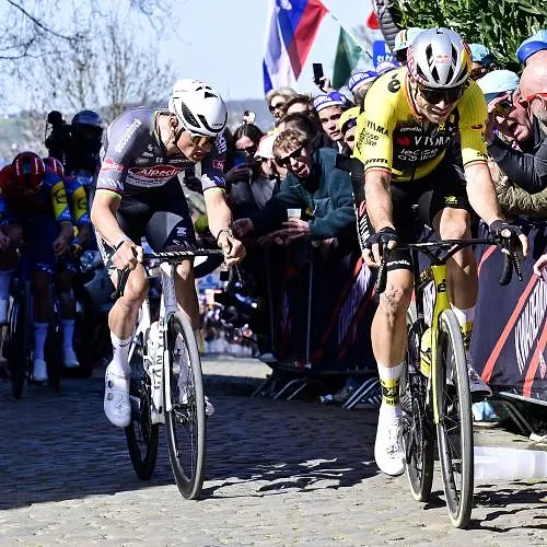Wout van Aert neemt het dinsdag in Le Samyn op tegen Mathieu van der Poel: “Ik reken hem tot de favorieten”