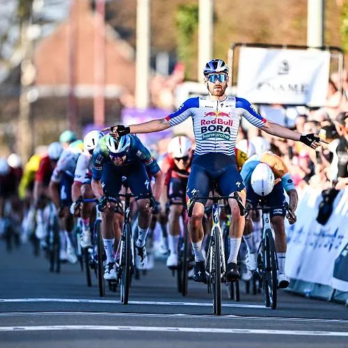 Jordi Meeus zegeviert in Le Samyn, Wout van Aert opnieuw achtervolgd door pech