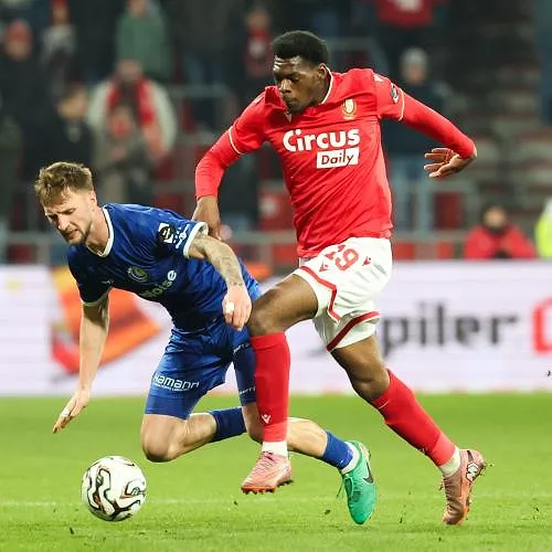 Standard zou deze winter meer dan 2 miljoen euro hebben geweigerd voor René Mitongo!