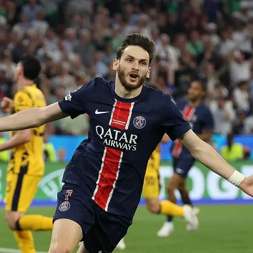 Cyril Ngonge vol lof over Kvaratskhelia: «Jullie hebben nog maar 50% gezien»