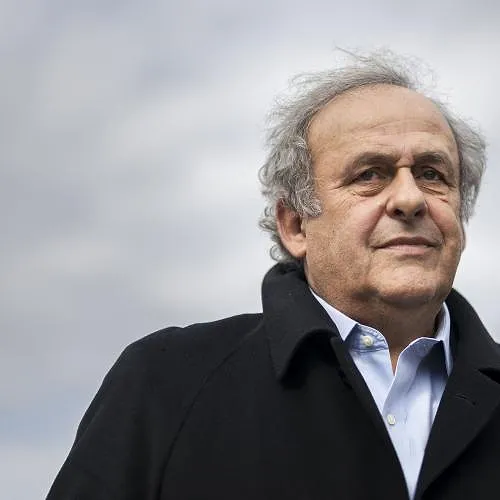 «Hij heeft geen charisma»: Michel Platini haalt hard uit naar Gianni Infantino