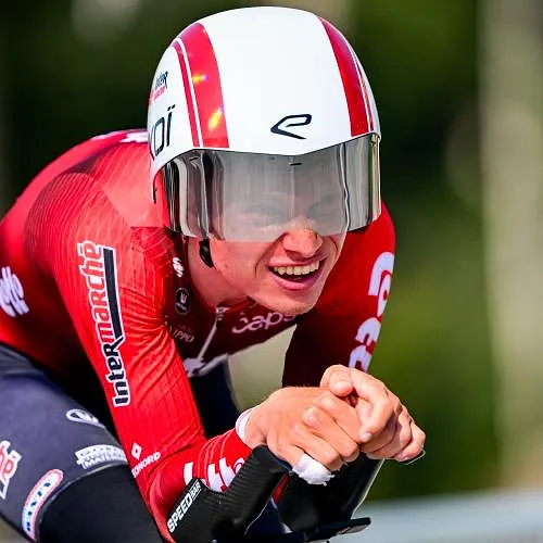 Lennert Van Eetvelt geeft op aan de vooravond van tweede etappe Tirreno-Adriatico