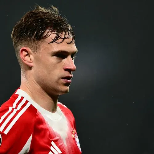 Bayern zo goed als geplaatst, Joshua Kimmich deed er alles aan om geschorst te zijn voor de terugwedstrijd