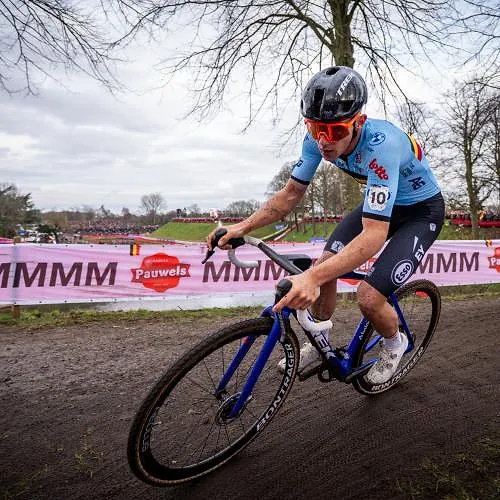 Thibau Nys geopereerd aan de knie, minstens drie weken buiten strijd