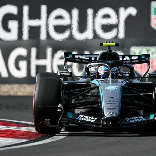 F1 China : Antonelli troeft ploegmaat Russell af en verovert allereerste polepositie uit carrière