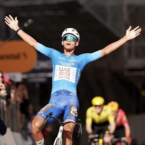 Isaac Del Toro maakt indruk en wint de 6e etappe van Tirreno-Adriatico!