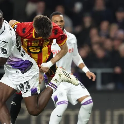 Moussa Diarra over zijn toekomst bij Anderlecht: “Mijn hoofd is voorlopig hier” (video)