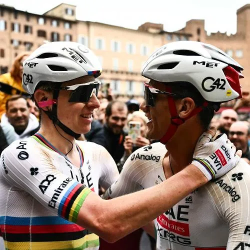 Een ware armada: het indrukwekkende team dat Pogacar zal begeleiden tijdens Milaan-Sanremo!