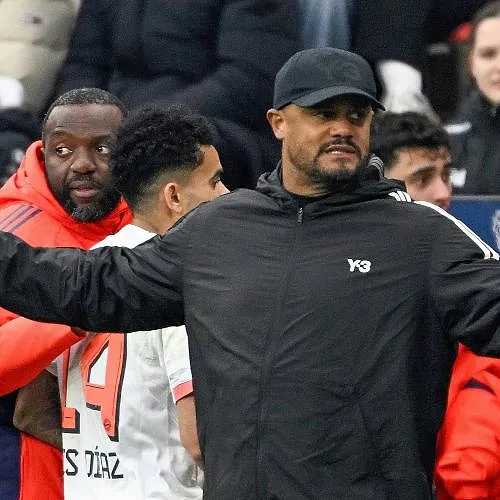 Bayern van Kompany met een 16-jarige doelman in de basis? Urbig voelt opnieuw ongemak op training