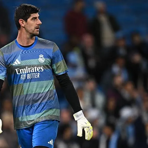 Thibaut Courtois geblesseerd naar de kant in kraker tegen Manchester City