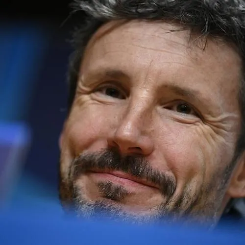 “Luister, we hebben die speler gekocht, dus hij moet spelen”: de opvallende anekdote van Mark van Bommel aan Zlatan Ibrahimovic