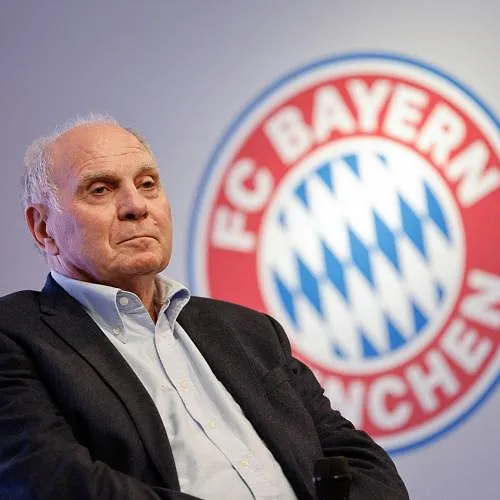 Uli Hoeneß haalt uit naar Liverpool: «Bayern verkoopt Michael Olise niet»