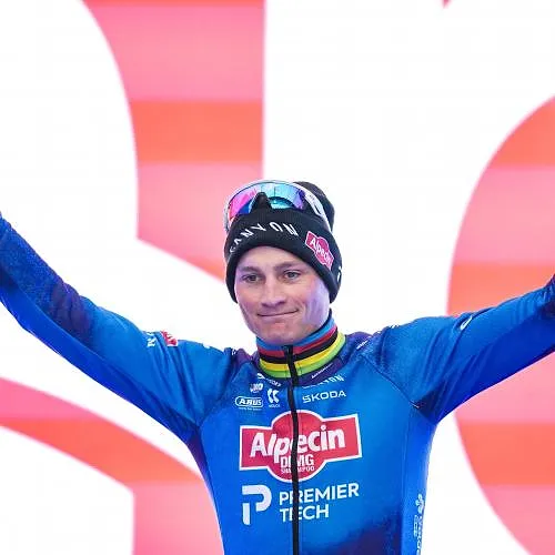 Van der Poel bijna gegrepen in de slotkilometer: “Ik had de benen niet meer om te sprinten”