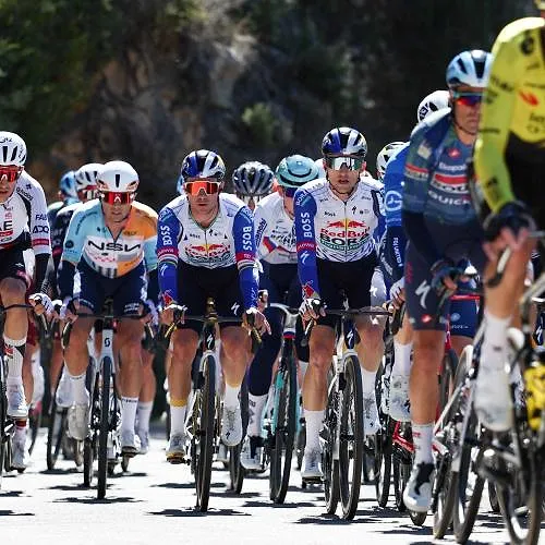 Florian Lipowitz brengt hulde aan Remco: “Hij heeft een fantastische prestatie geleverd”