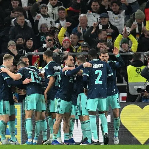 Duitsland verslaat Ghana dankzij een laat doelpunt van Deniz Undav