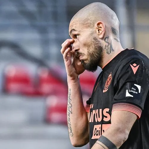 Standard wil Teddy Teuma verlengen ondanks fysieke kwaaltjes