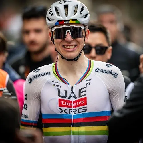 “Ik was een beetje verrast”: Tadej Pogačar reageert op de verrassende aanwezigheid van Remco in de Ronde van Vlaanderen