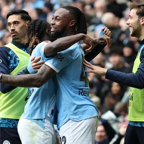 FA Cup: sterk Manchester City, met uitblinker Doku, walst over Liverpool heen (4-0) en stoot door naar halve finales