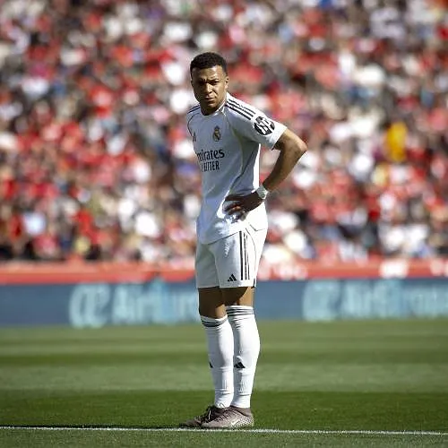 Real Madrid struikelt op Mallorca (2-1) en ziet titel verder wegglippen, Mbappé in de basis