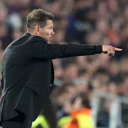 “We zijn dit soort situaties gewend”: Diego Simeone reageert ironisch op klacht van Barça