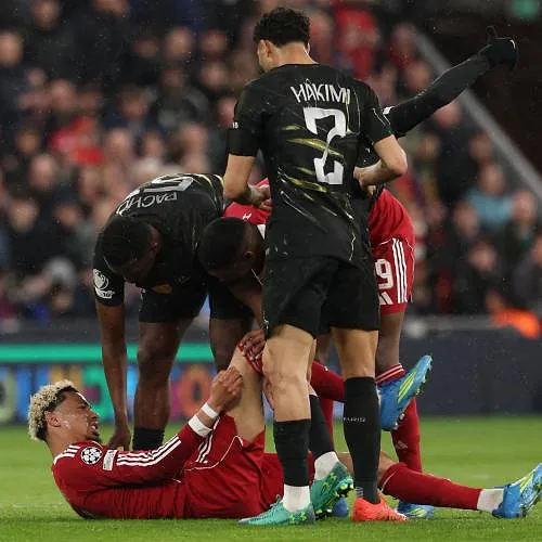 Liverpool vreest voor zware blessure bij Hugo Ekitiké: «Het ziet er niet al te best uit»