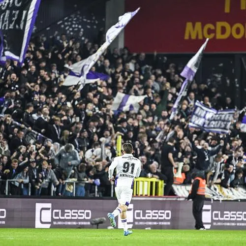 Achter bij de rust, Anderlecht keert het om tegen Mechelen (1-2)!