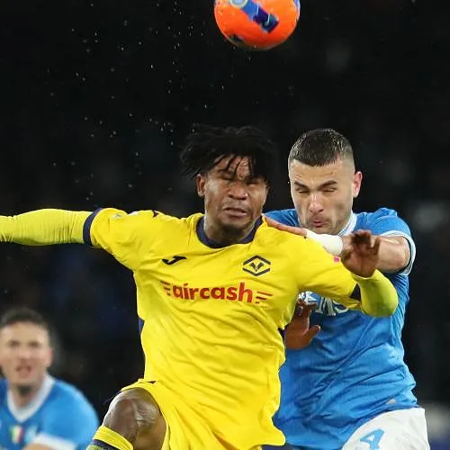 Krankzinnig: Gift Orban op de vuist met supporter van eigen club! (video)