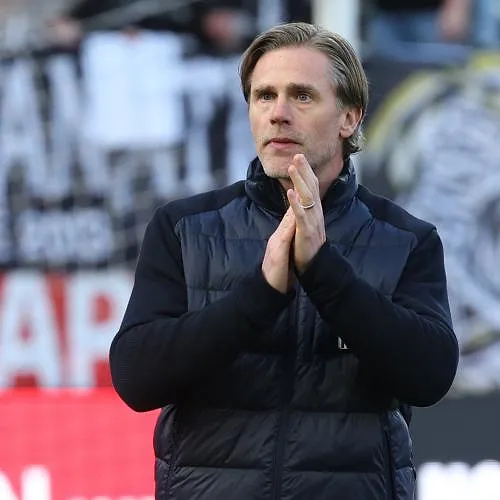 De waarheid van Cornelis na zijn vertrek bij Charleroi: “Mijn ontslag? Dat was een beetje paniek”