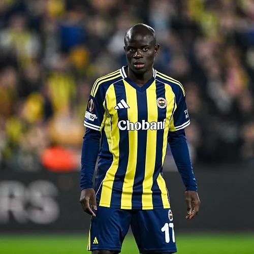 Mooi gebaar van Kanté: hij verdrievoudigt de premies van de spelers van Virton na de overwinning tegen Mons! (video)