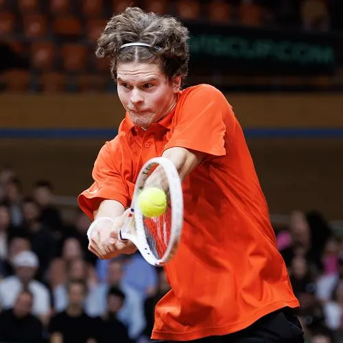 ATP Madrid: Alexander Blockx zet Brandon Nakashima in drie sets opzij