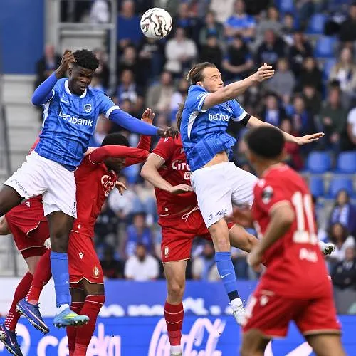 “Winnen zou overdreven zijn geweest”, “We komen goed weg”: Standard dolgelukkig met puntendeling