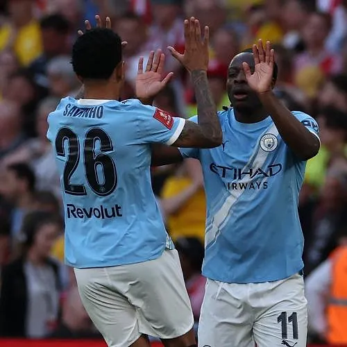 Jérémy Doku dubbel beslissend in halve finale FA Cup!