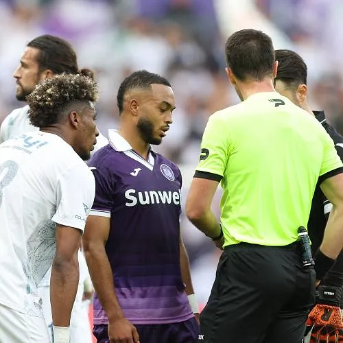 “Ik begrijp die rode kaart niet”: Philippe Albert niet akkoord met de uitsluiting van Sardella!