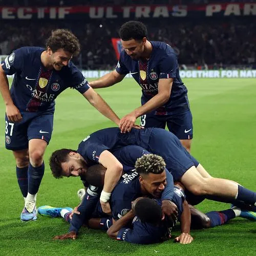PSG trekt aan het langste eind na waanzinnig doelpuntenfestijn tegen Bayern (5-4)