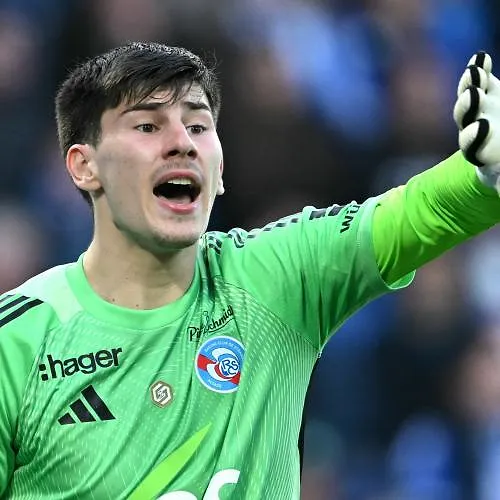 Een statistiekbureau ziet Mike Penders als de meest waardevolle U23-doelman!