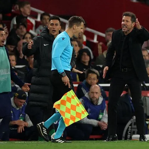 Het kookpunt nabij: aanvaring tussen Diego Simeone en de voormalig technisch directeur van Atlético, nu bij Arsenal