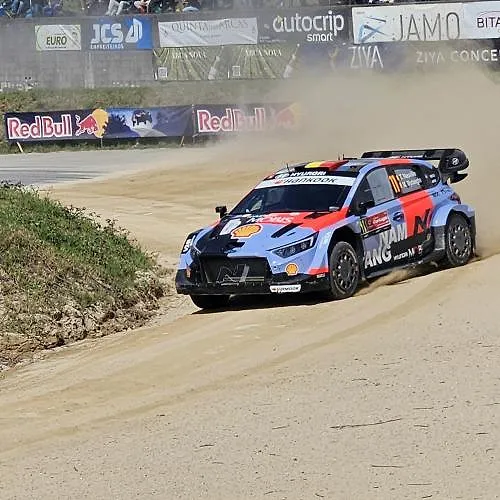 WRC Portugal : Oliver Solberg aan de leiding in Portugal, Thierry Neuville is vierde
