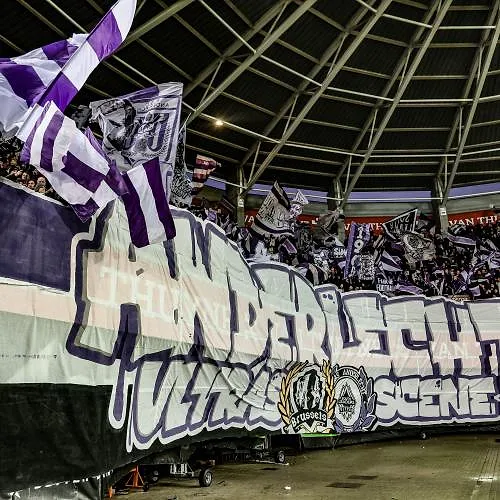 “Hoe slechter de prestaties, hoe meer supporters lijken te moeten betalen”: Anderlecht-fans hekelen abonnementsprijzen